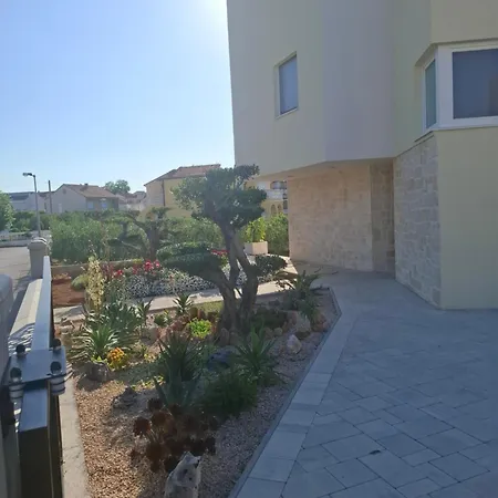 Monami- Mia Apartment *
